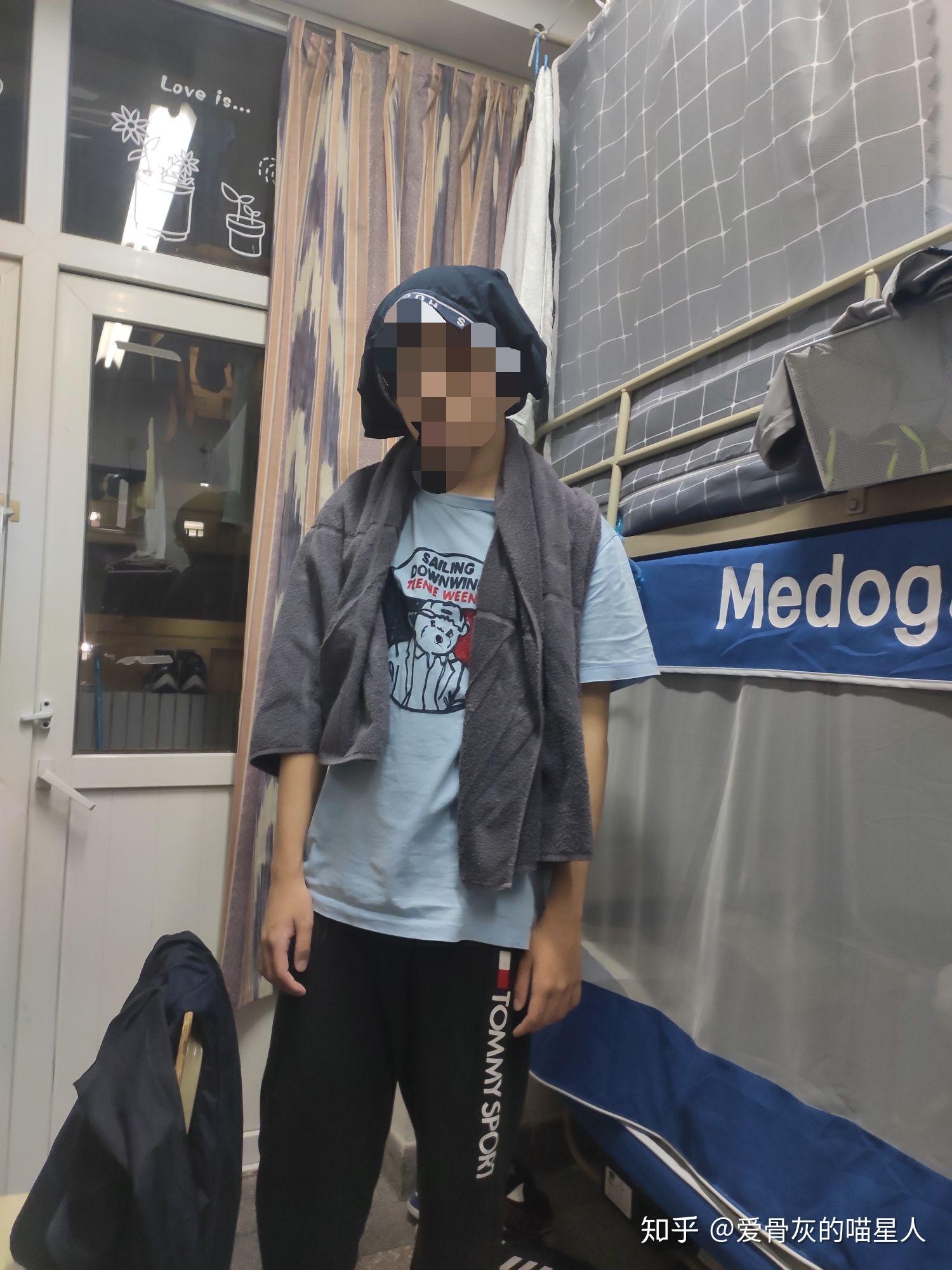 如何评价舍友把内裤套在头上