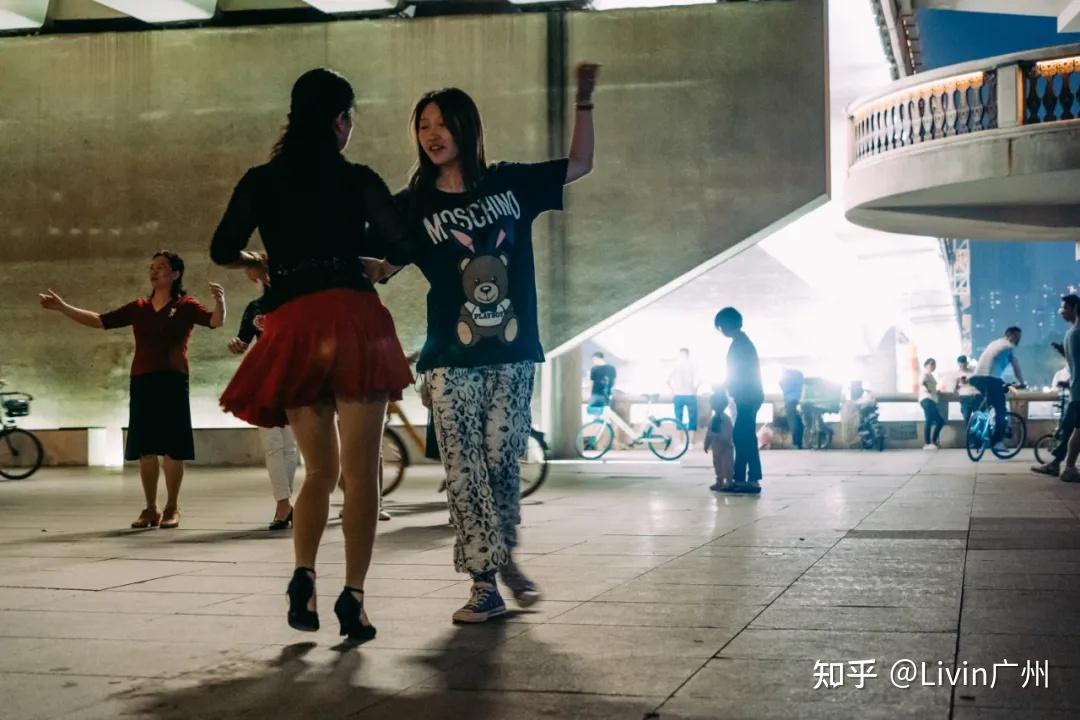 广州大桥底下这个露天舞池，每晚都在街头上演人间浪漫 - 知乎