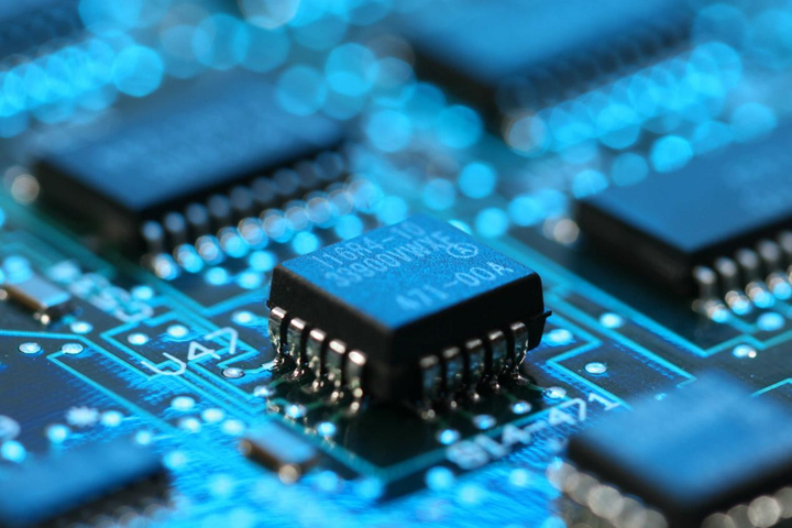 我国集成电路产业链基本形成,高端芯片自给率逐步提升