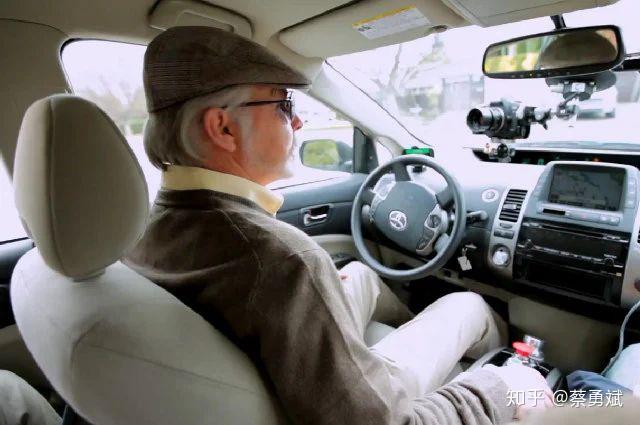 你见过盲人开车吗开得可能比你还好的那种