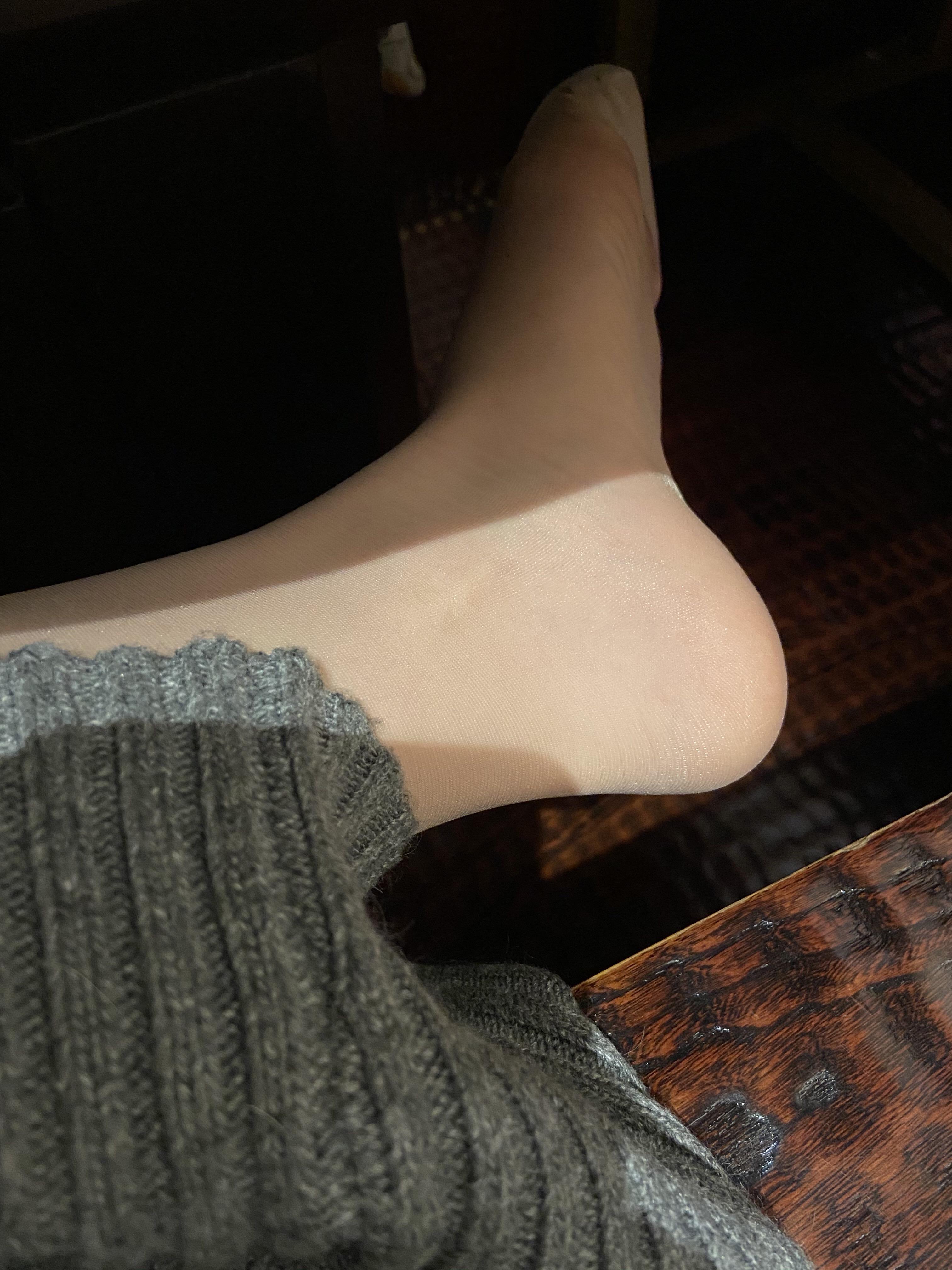 女生穿丝袜会脚臭吗? - 知乎