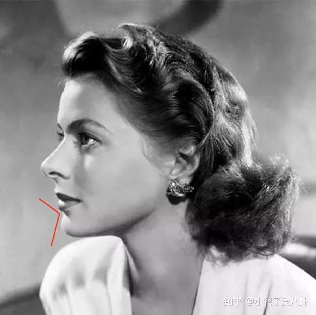 就女生而言,颏唇角稍大,面下 1/3 稍短一些,会显得更温柔可爱.