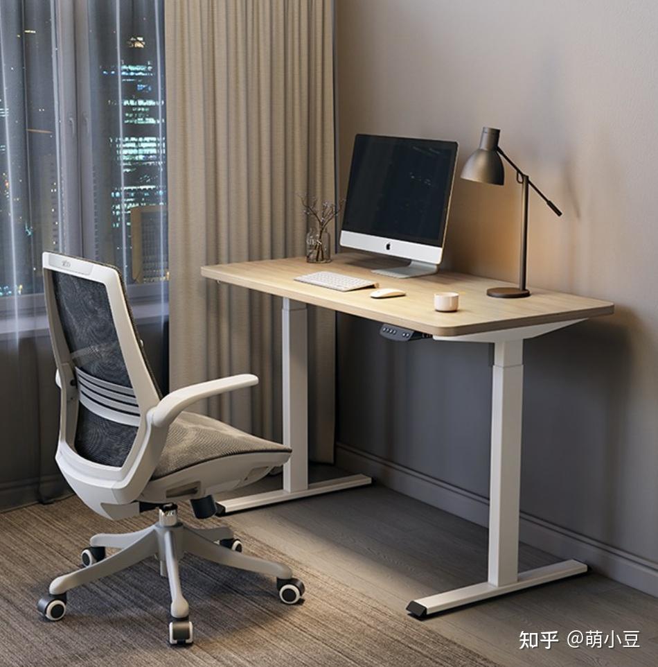 家庭装修完,需要一个电脑桌,有哪些不错的电脑桌或书桌品牌推荐?