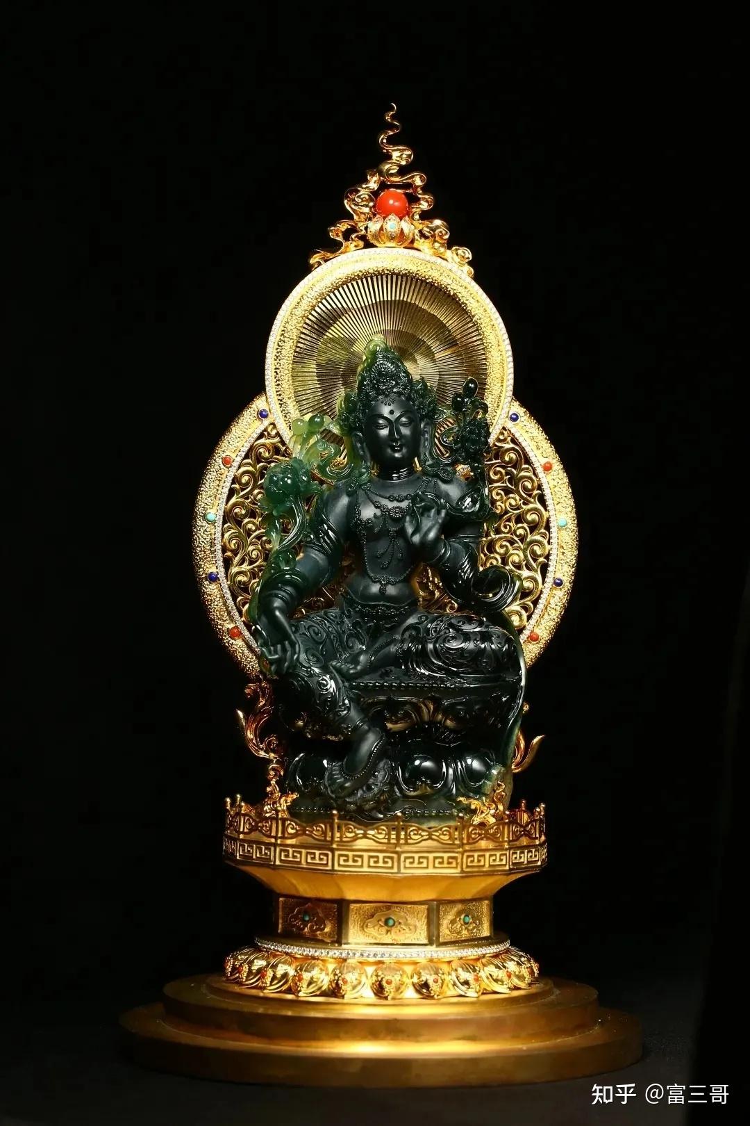 クリスマス　翡翠⭕️清代玉雕芸術　大判カラー写真解説本　カバー、函付　中英解説付 JadeRemini翡翠彩玉玉雕_SDXL_LoRA-LoRA-SD炼丹师忠忠-LiblibAI