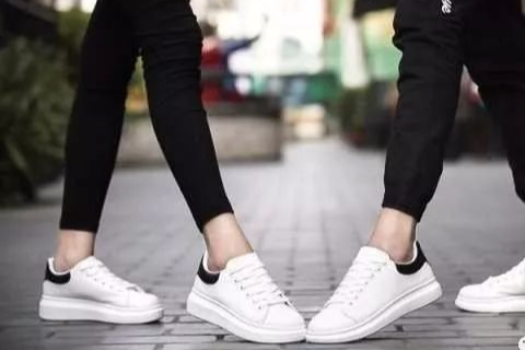 女生穿鞋不穿袜子怎么克服光脚不臭你知不知有种东西叫船袜