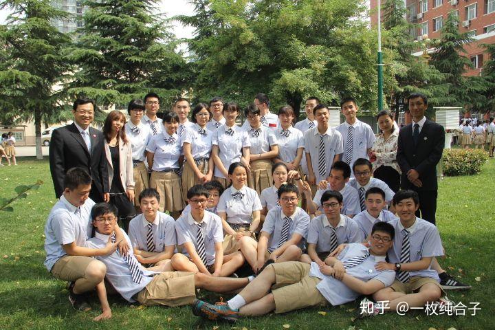 中国有哪些高中有漂亮的校服? - 知乎