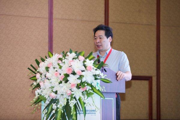 中国初级卫生保健基金会创新公益部办公室主任冯建伟主任表示:"子宫