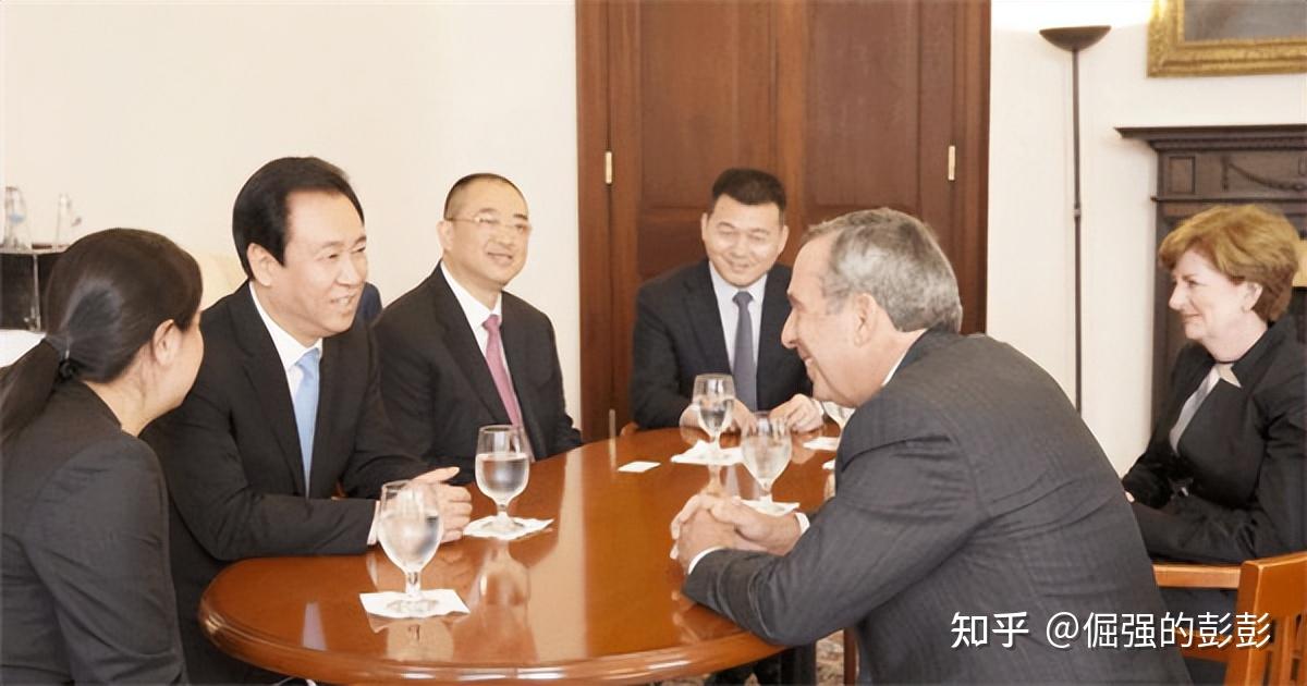 其中,夏海钧作为恒大集团的核心高管,其年薪超过了两亿人民币.