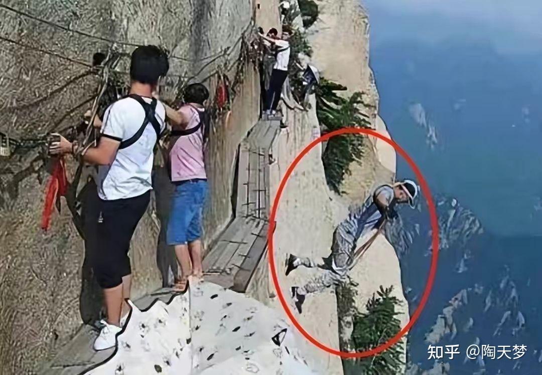 张家界天门山约死背后网络催化群体自杀悲剧社会需要出力防治