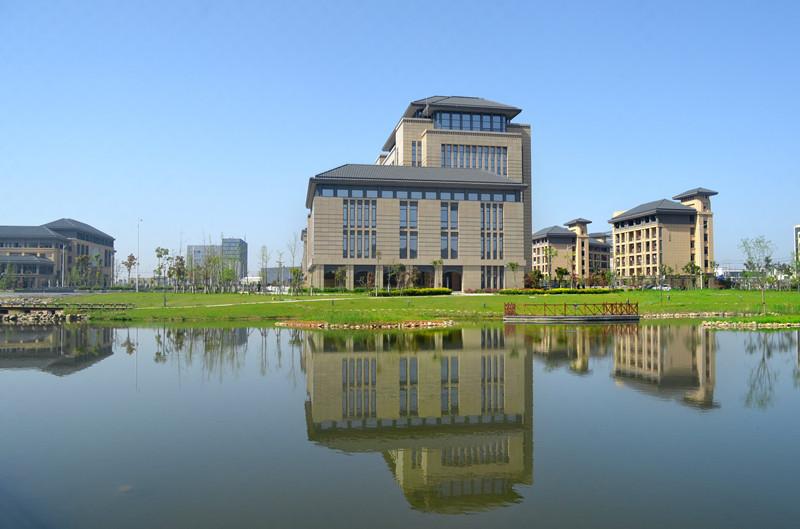 浙江省温州市经济技术开发区金海三道433号学校全称:浙江东方职业技术