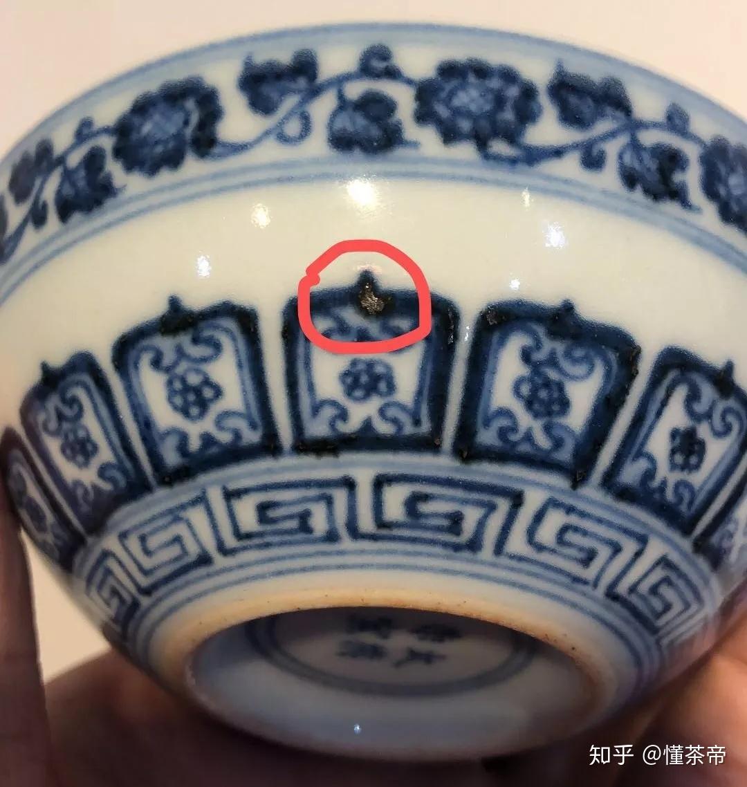 买青花瓷时,遇到这种斑点一定要注意,别错过! - 知乎