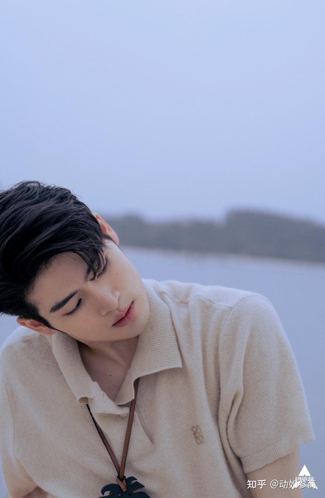 怎么看待into1力丸说我用舞蹈构筑自己的世界观