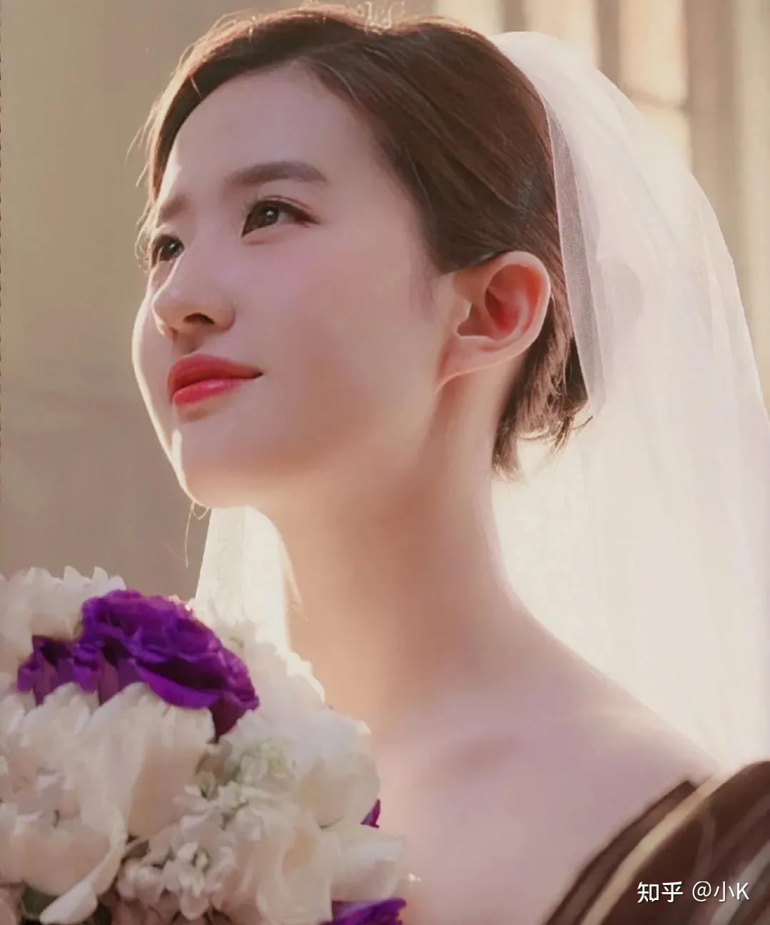 如何客观评价刘亦菲的长相?