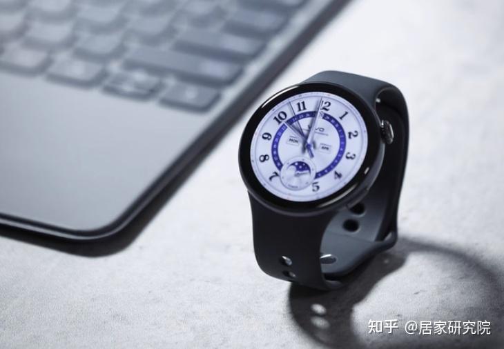 职场新人第一块智能手表怎么选?2026年3款爆款横评