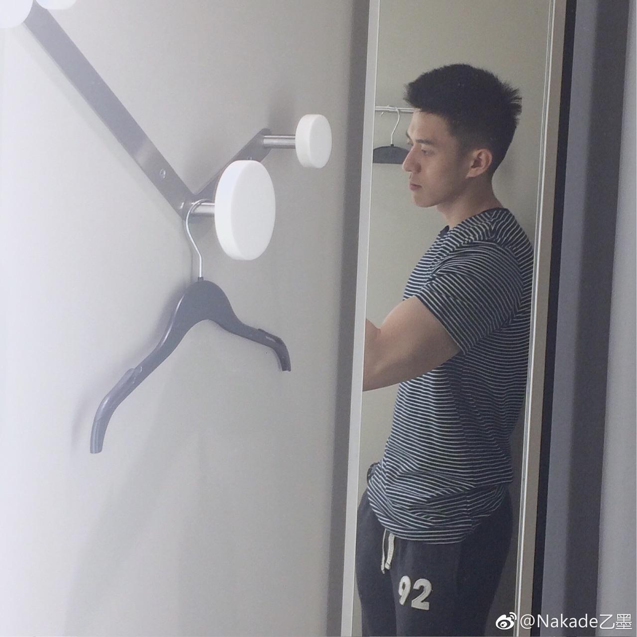 男生应该怎么自拍?