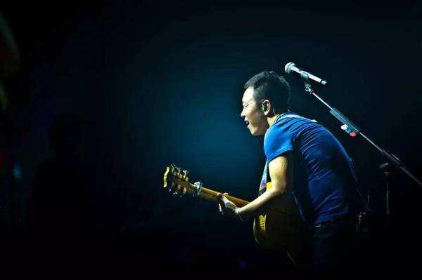 有哪些歌词让你听了一次就不会忘? - 猴哥的回