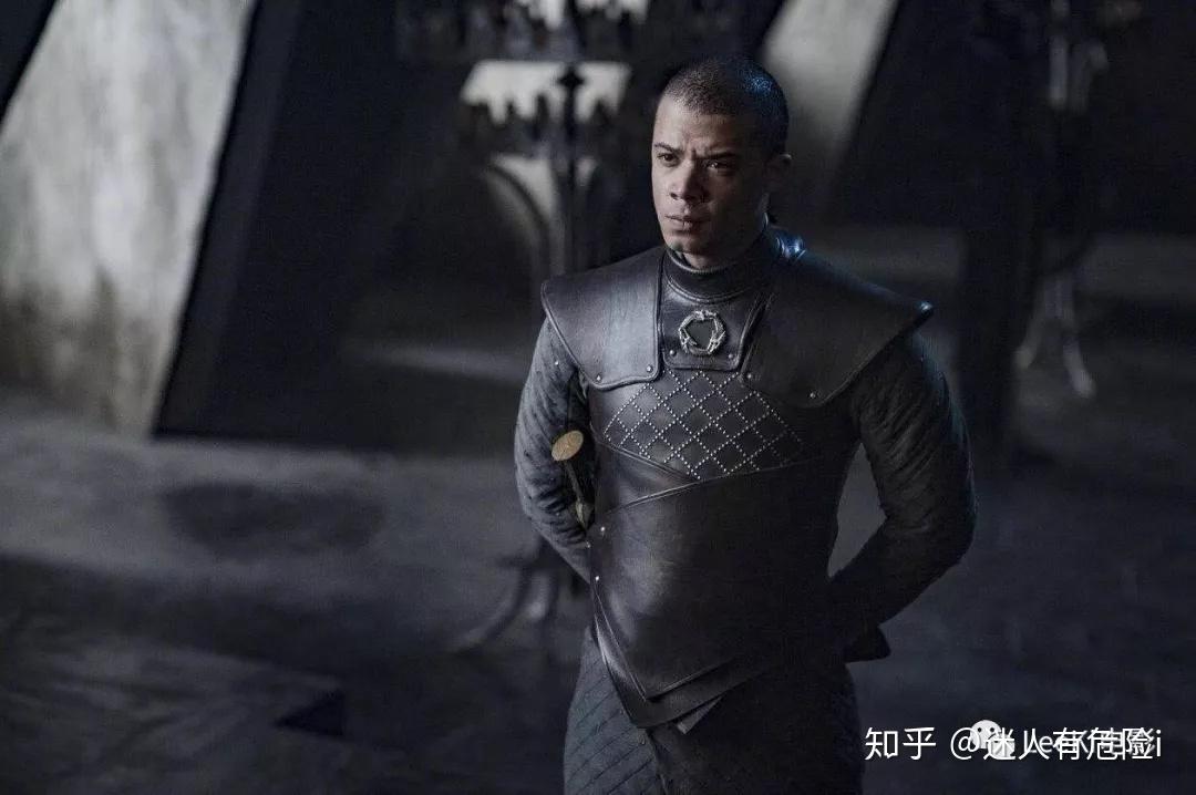 在上一集,无垢者"灰虫子"亲眼目睹瑟曦砍掉心上人的头,弥桑黛的惨死会