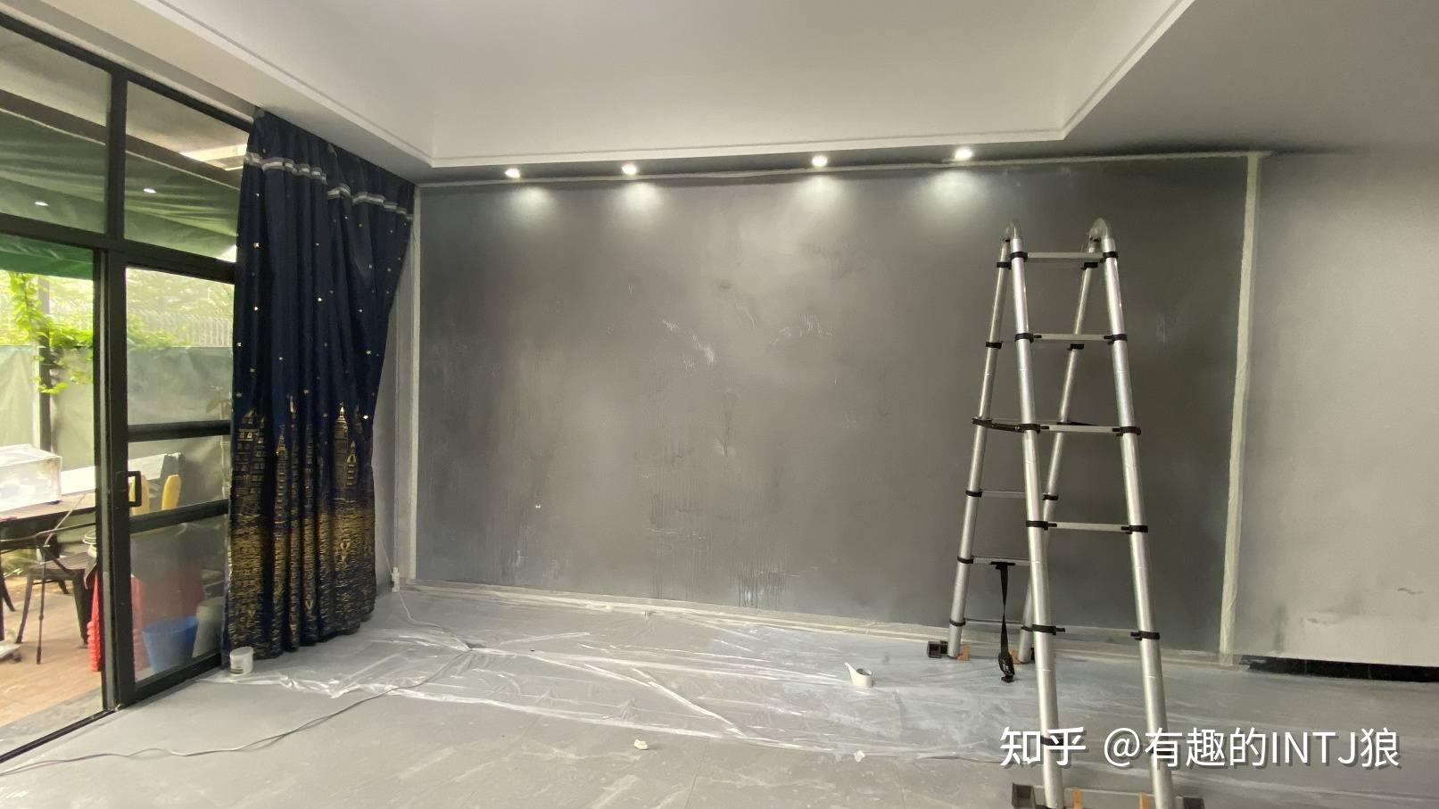 小米激光电视,一出就买初代的1500ansi因为亮度低刷了白色的投影漆1