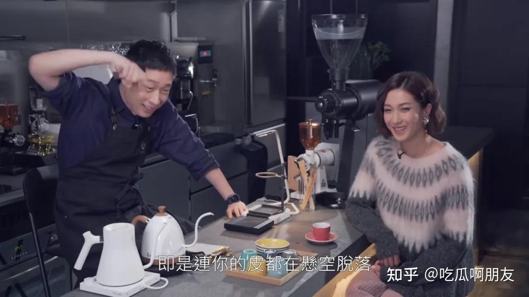 钟嘉欣作客最新一集嘅嘅《缘来自咖啡 2》,她透08年拍摄《金石良缘》