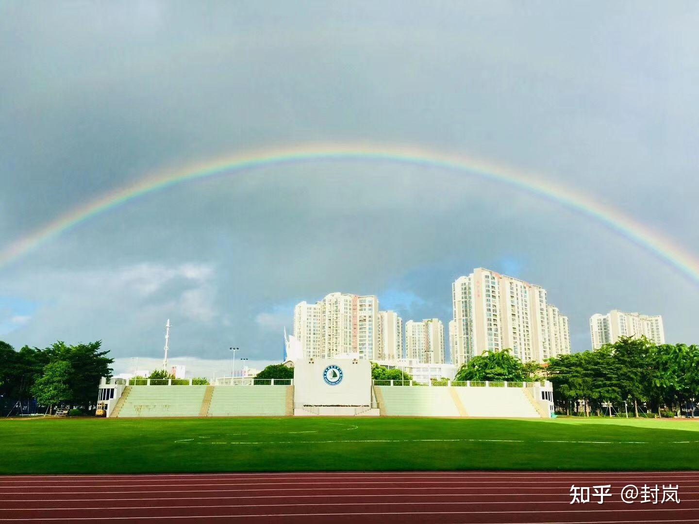 深圳新安高中图片