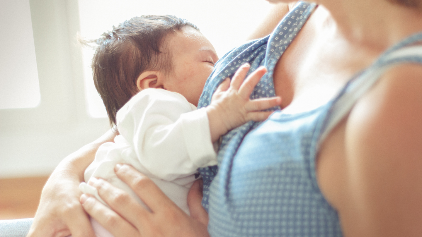 母乳喂养有什么好处 影响母乳中生物活性成分的因素有哪些 怎样做才能优化母乳中的活性成分 知乎