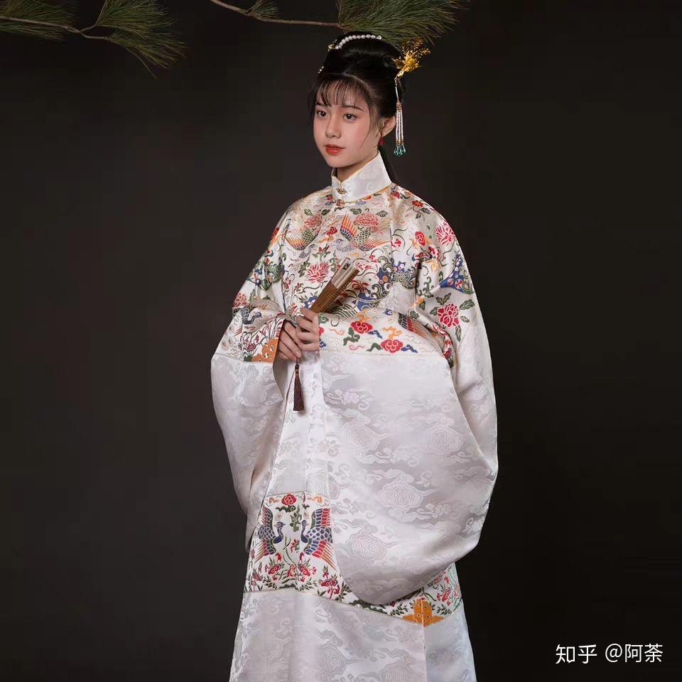 丧服汉服图片