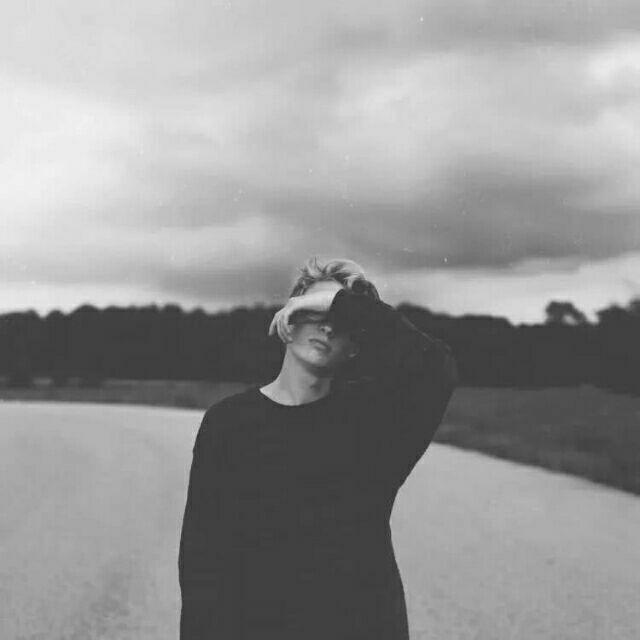 有推荐的男生头像有风景即意境但看不清脸的嘛