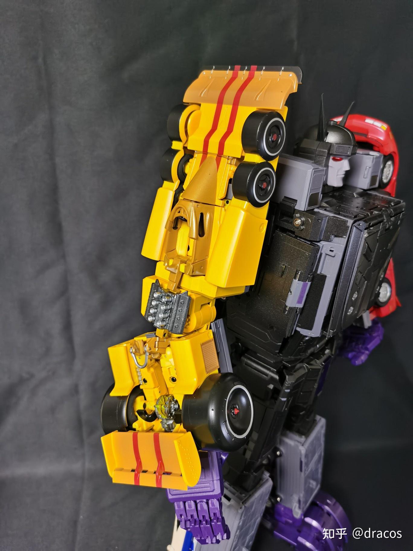 所以额外的配件包有好有坏,好的地方是提升了飞天虎整体外观,坏的地方