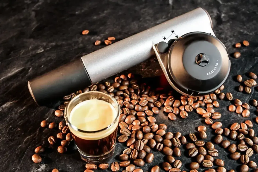 不想喝速溶不如来个便携式咖啡机