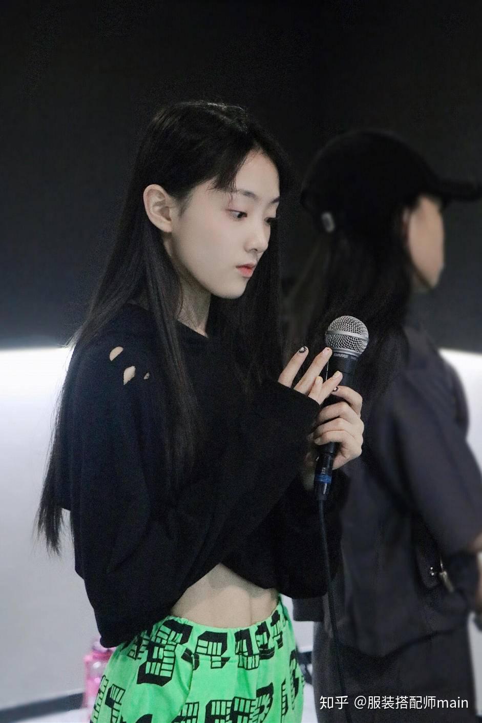 小戏骨白娘子长大了14岁陶奕希肤白貌美穿搭时髦大人都比不过