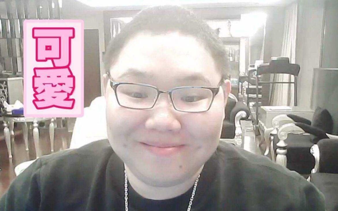 反向抽烟pdd担任dyu主教练美女演员为dyu战队心理辅导