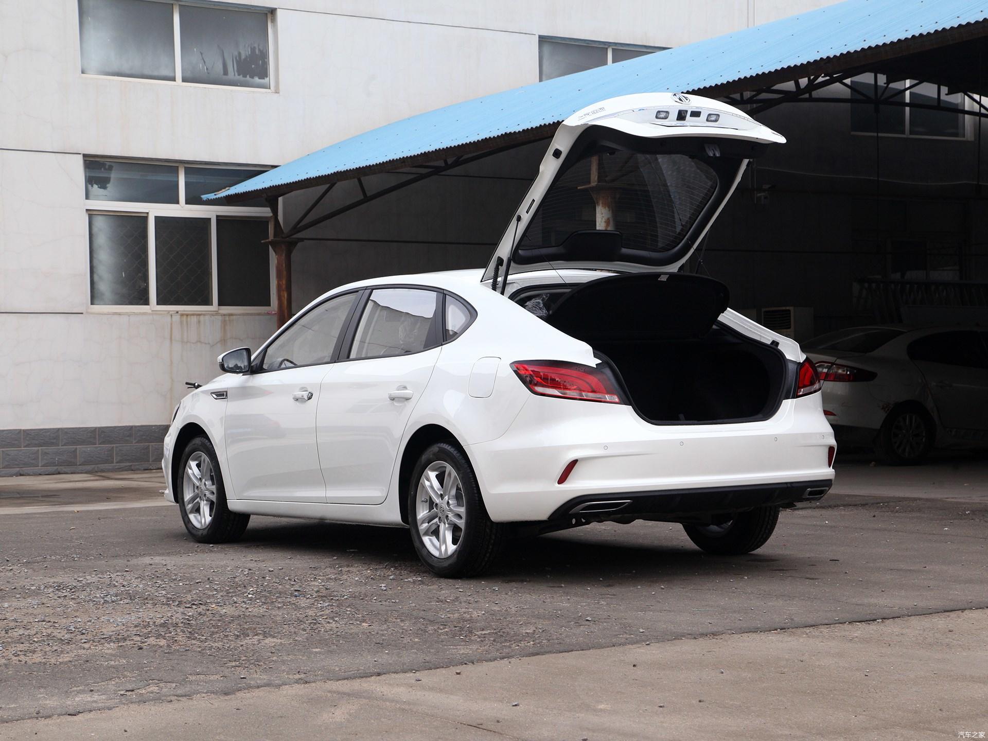 5tgi直喷涡轮增压发动机,最大功率为169马力,峰值扭矩为250牛·米,与