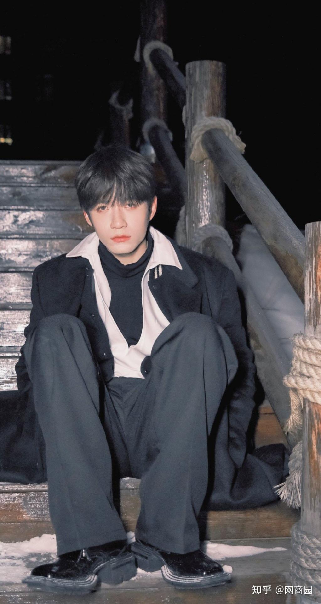 非典型偶像张颜齐他从地下走来身上却带着一身的光