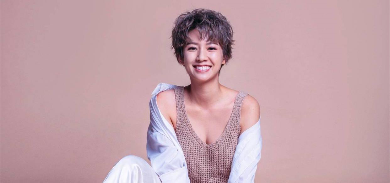 机场特警蔡思贝心里住着一只野兽一直试着喜欢上自己