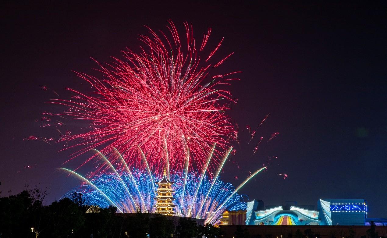 白天游花海夜里赏烟花荆州方特邀您共赴清明好春光