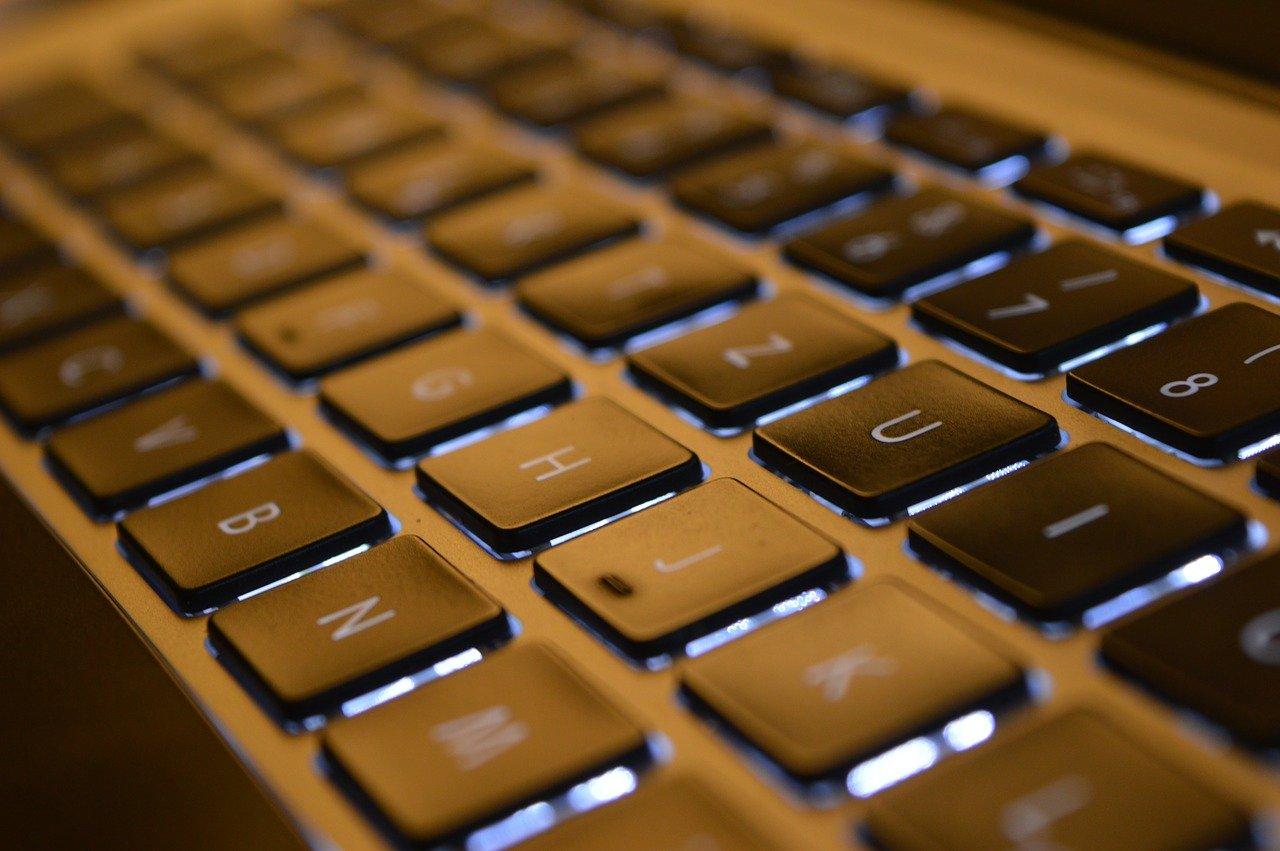 怎么擦笔记本键盘