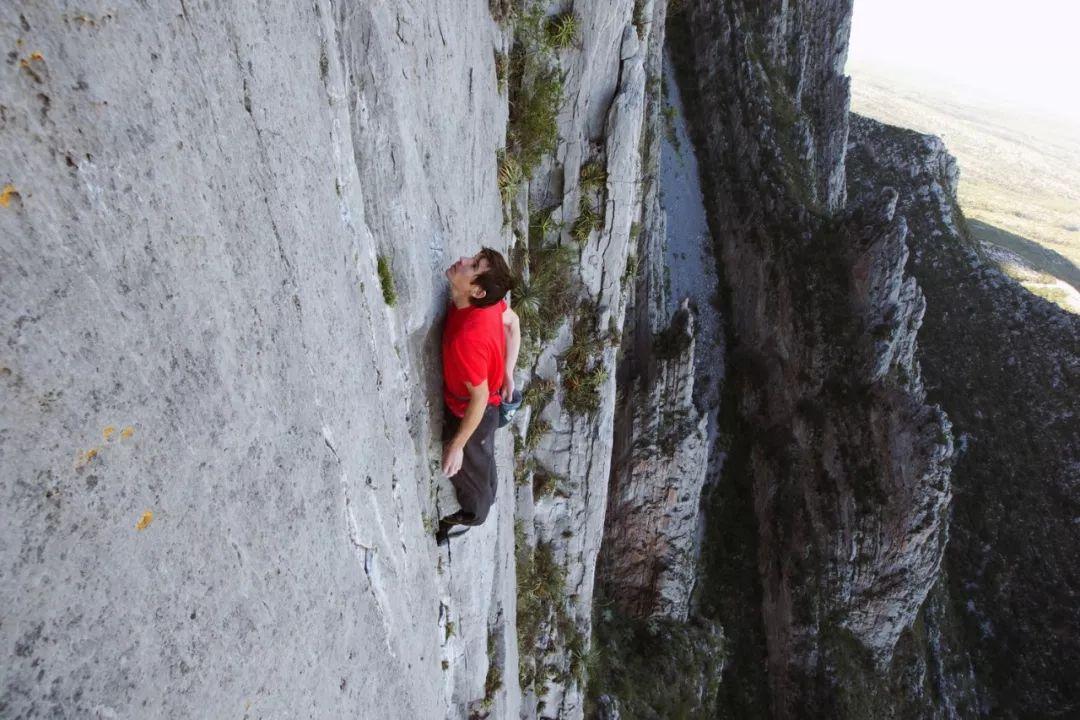 徒手攀岩狂人 alex honnold 艾利克斯·霍诺德是一个什么样的人?