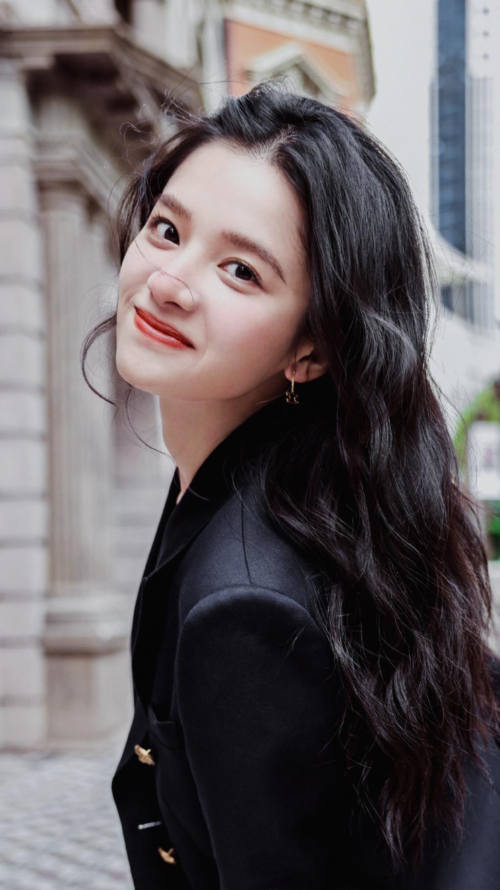 演员张婧仪有哪些超美的写真照值得分享？ - 知乎