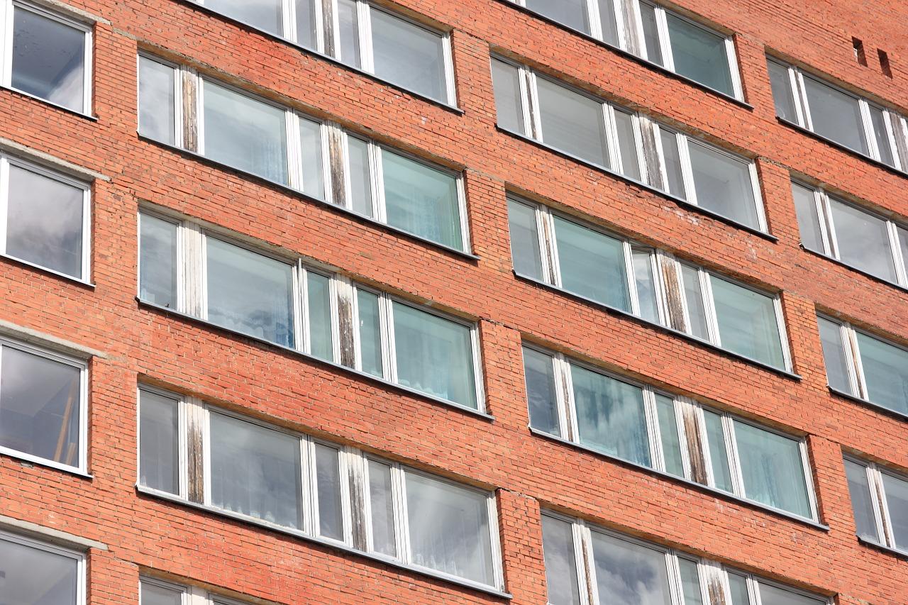 加强村级组织建设与团队协作