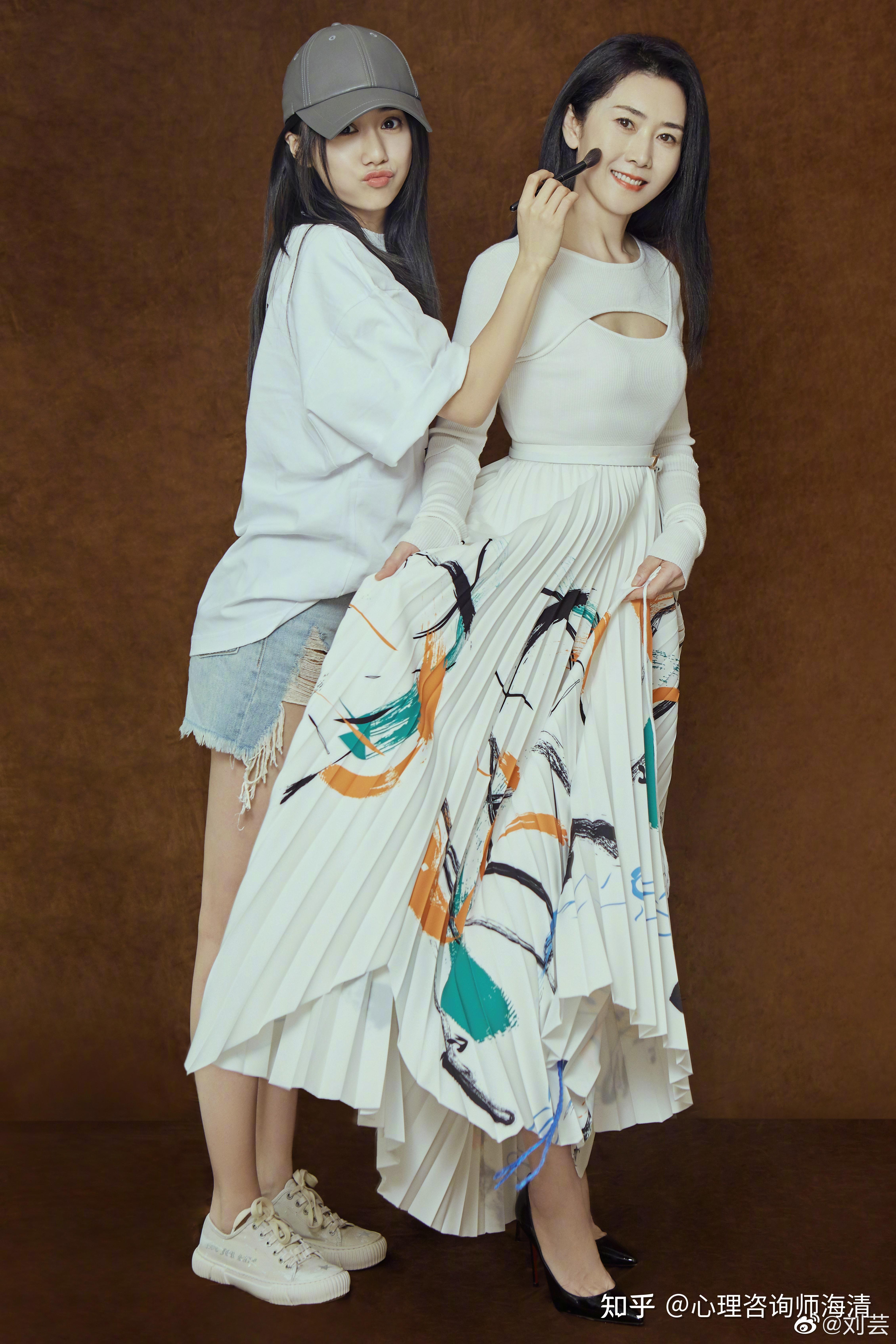 63岁妈妈身材似少女她是如何保持冻龄状态的