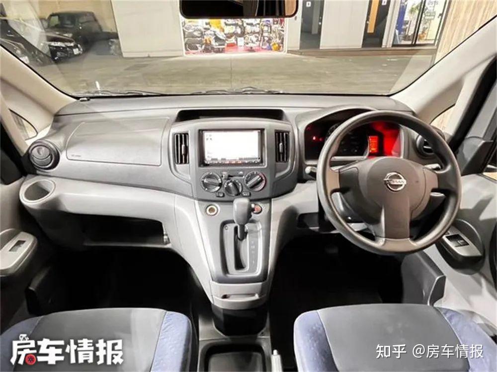 带升顶的日产nv200房车6座设计代步也能开有小厨房能洗菜做饭