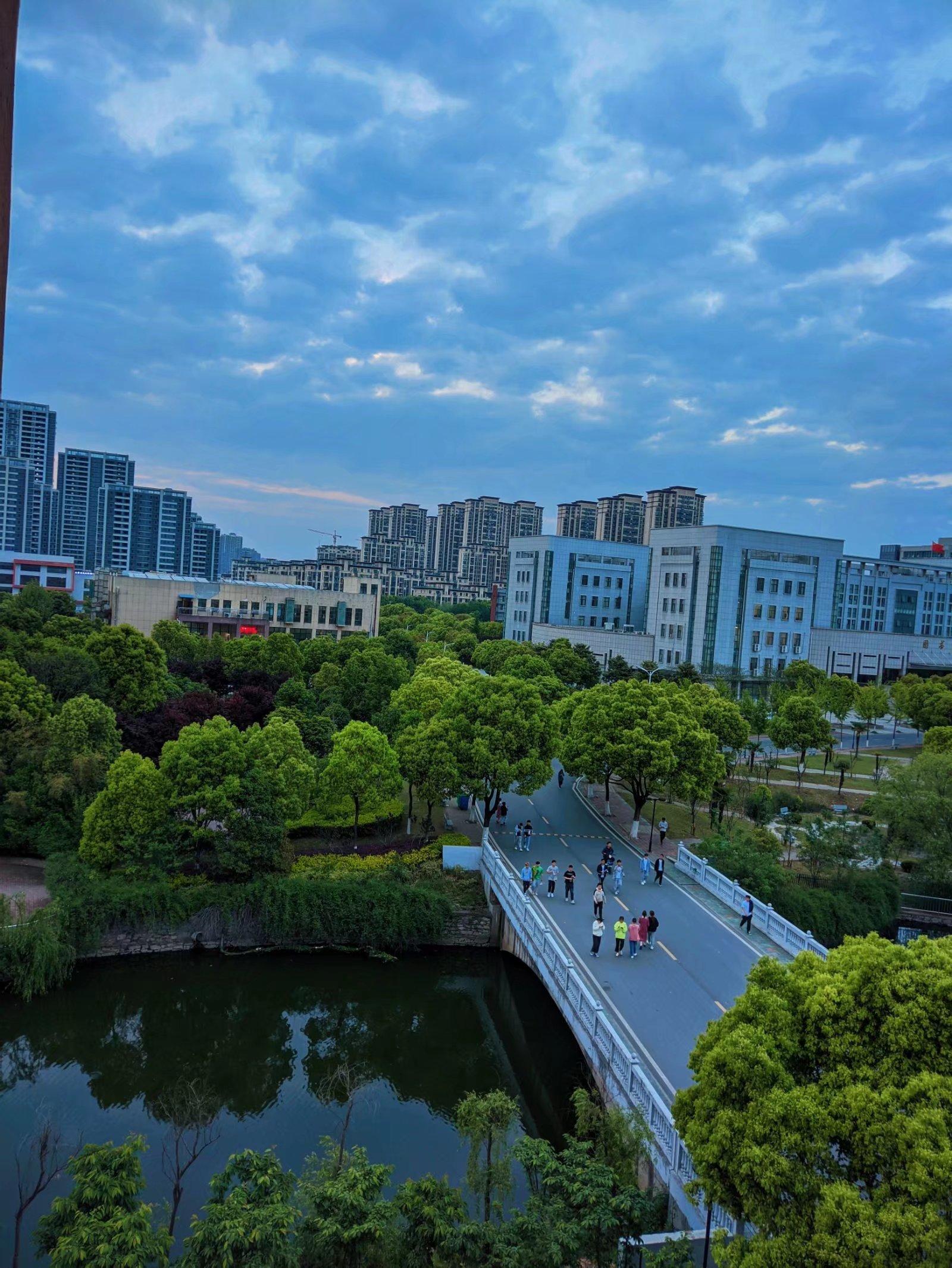芜湖职业技术学院全景图片