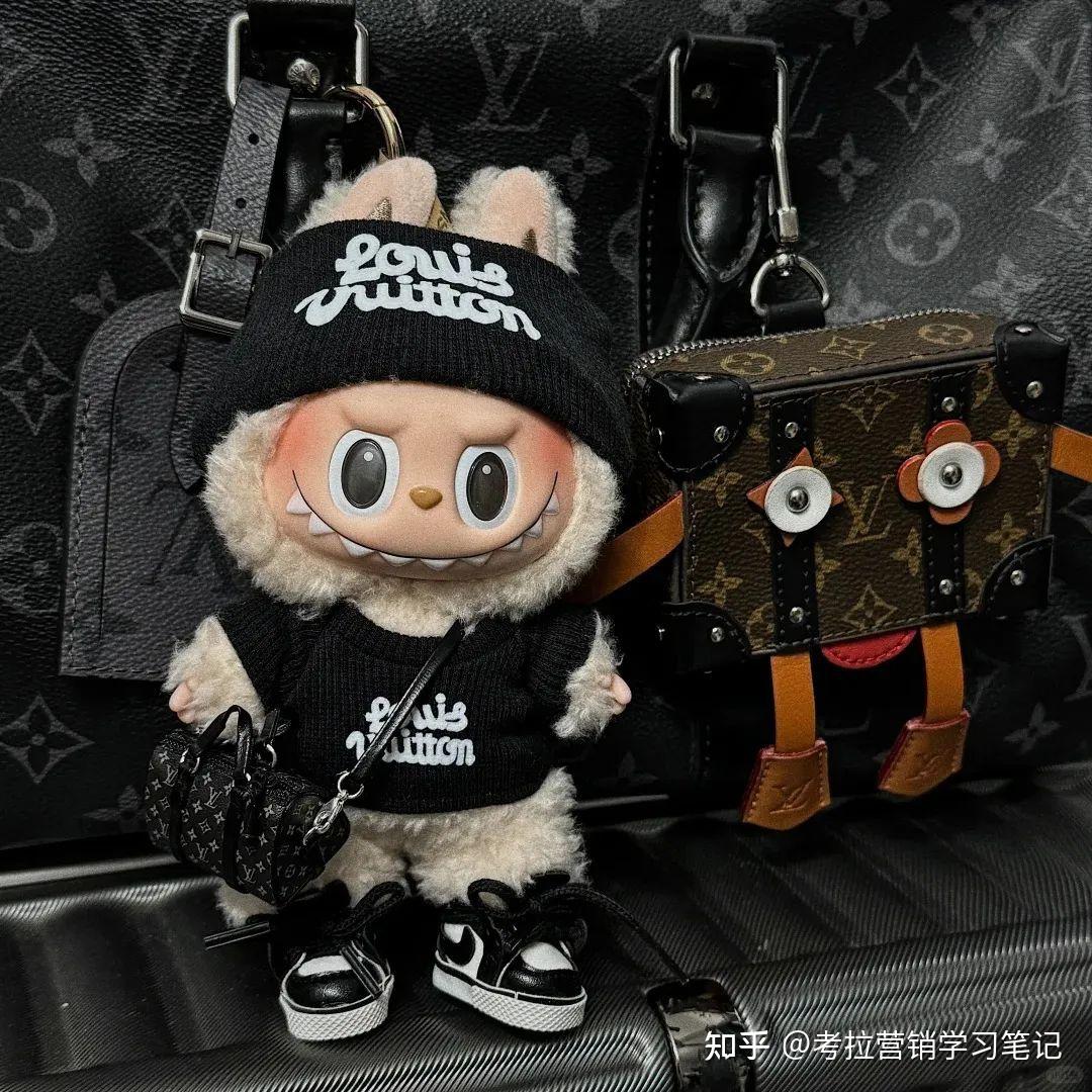 Lisa 也用上了同款，泡泡玛特的 Labubu 为什么让泰国人疯狂上头？ - 知乎