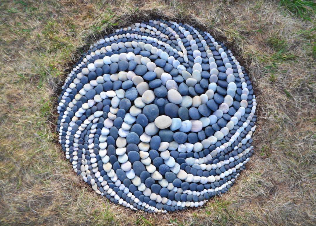 大地艺术家再创新作,治愈感十足的作品,颠覆你对石头的认知 - 知乎