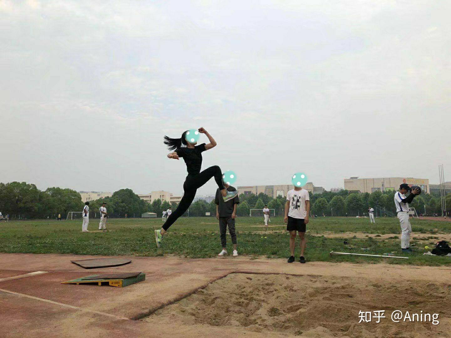 怎么练跳远腾空步呀感觉好难还有起步感觉没力没有腾空的感觉求大佬