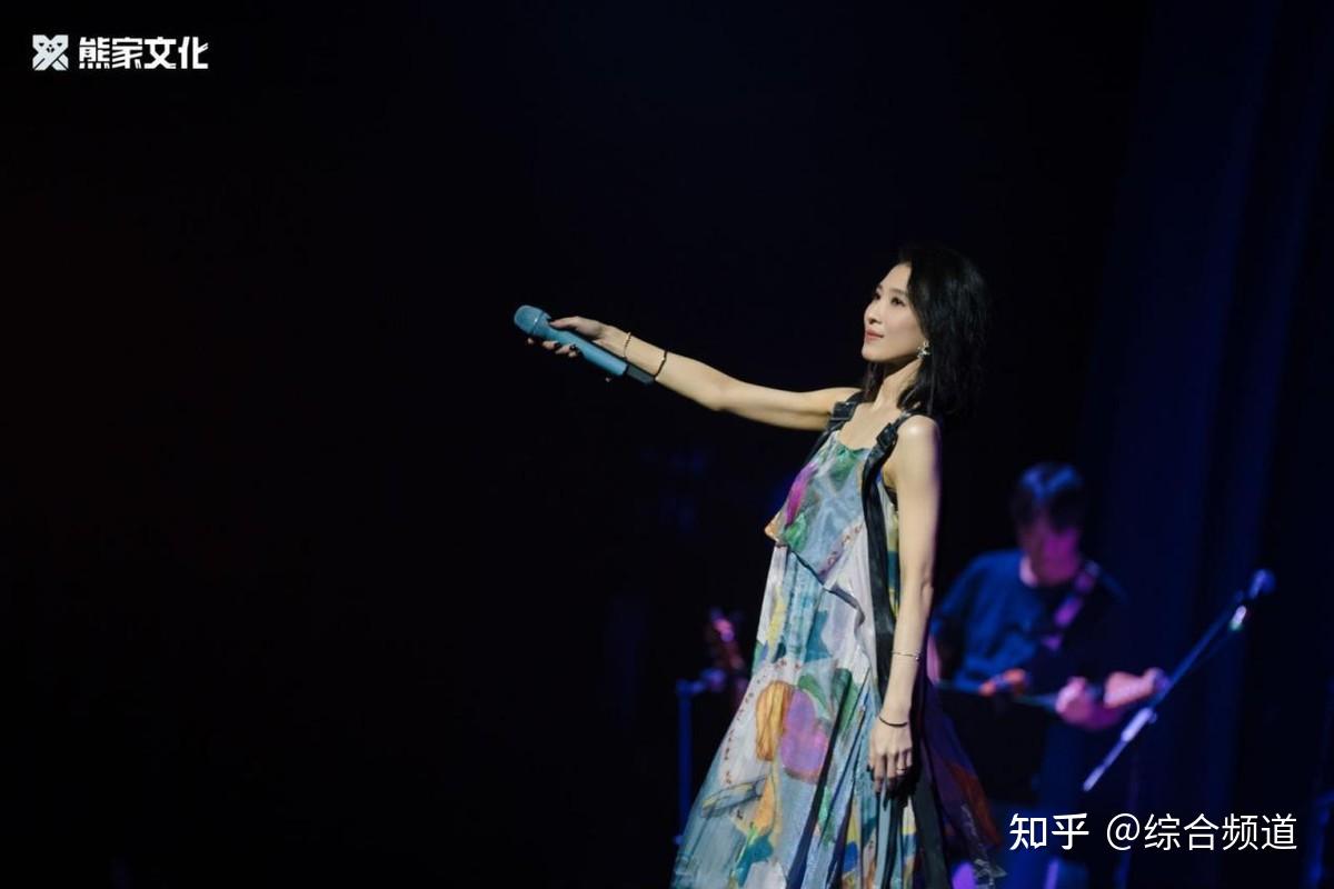 戴佩妮随风所遇深圳站落幕随风演绎留下温情瞬间