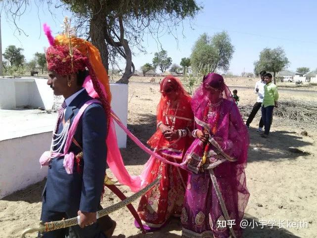 印度最牛男人娶了39个老婆每晚翻牌同床生活堪比皇帝