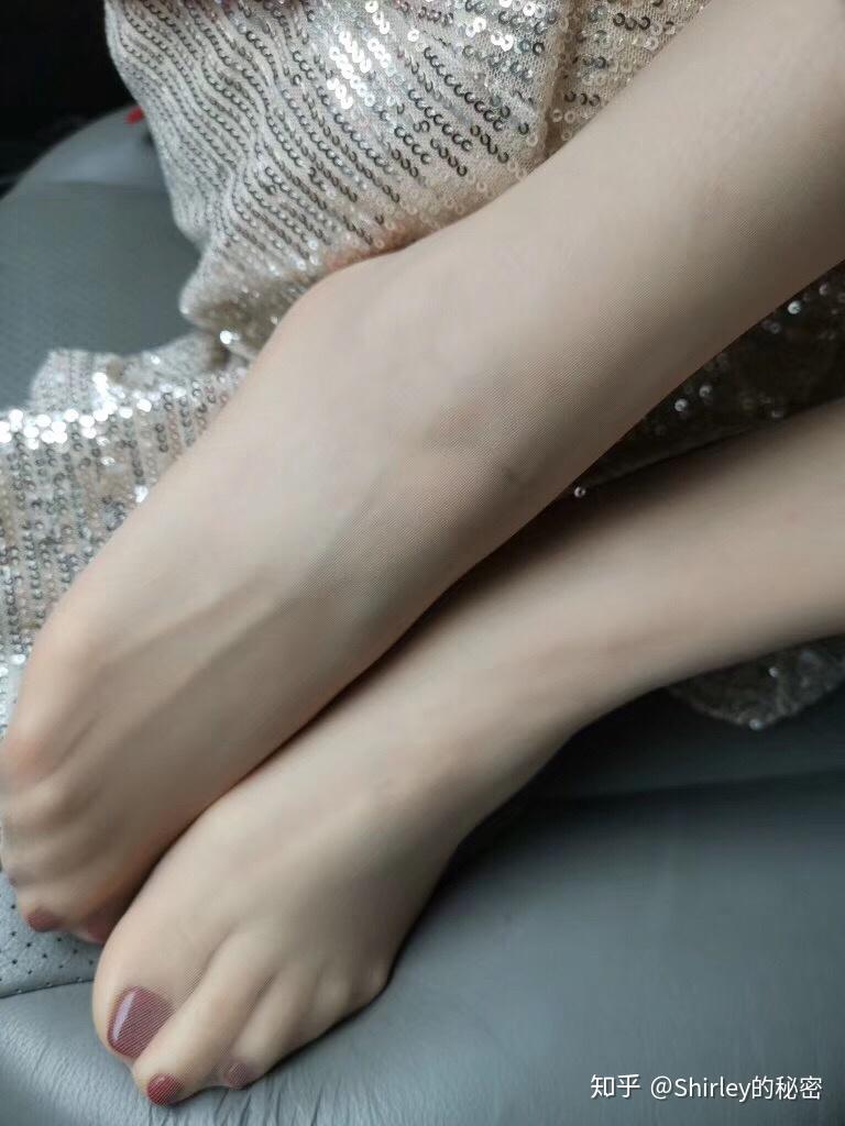 穿丝袜一般是脚尖透明的还是脚尖加厚的? - 知乎
