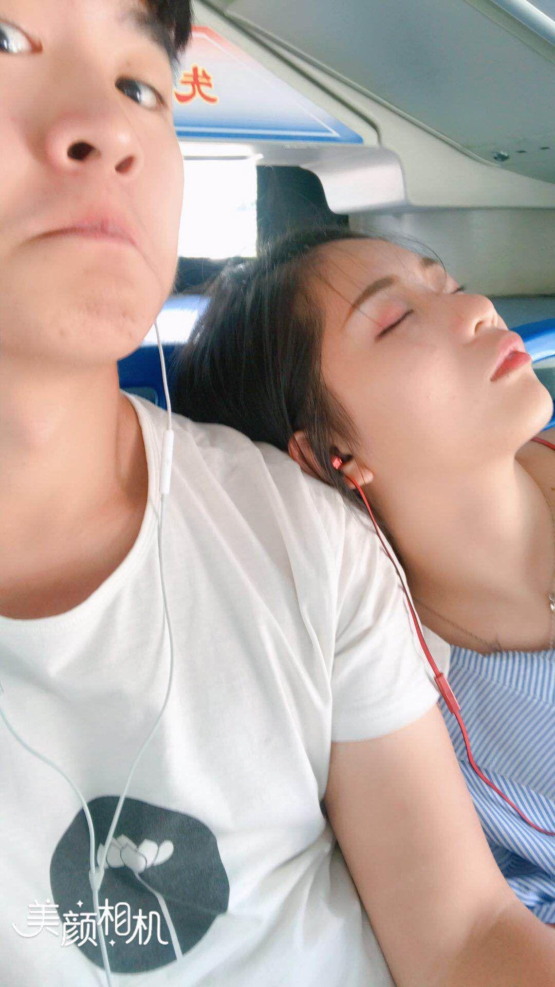 女生特别嫌弃男生给她拍的照片是什么样的?
