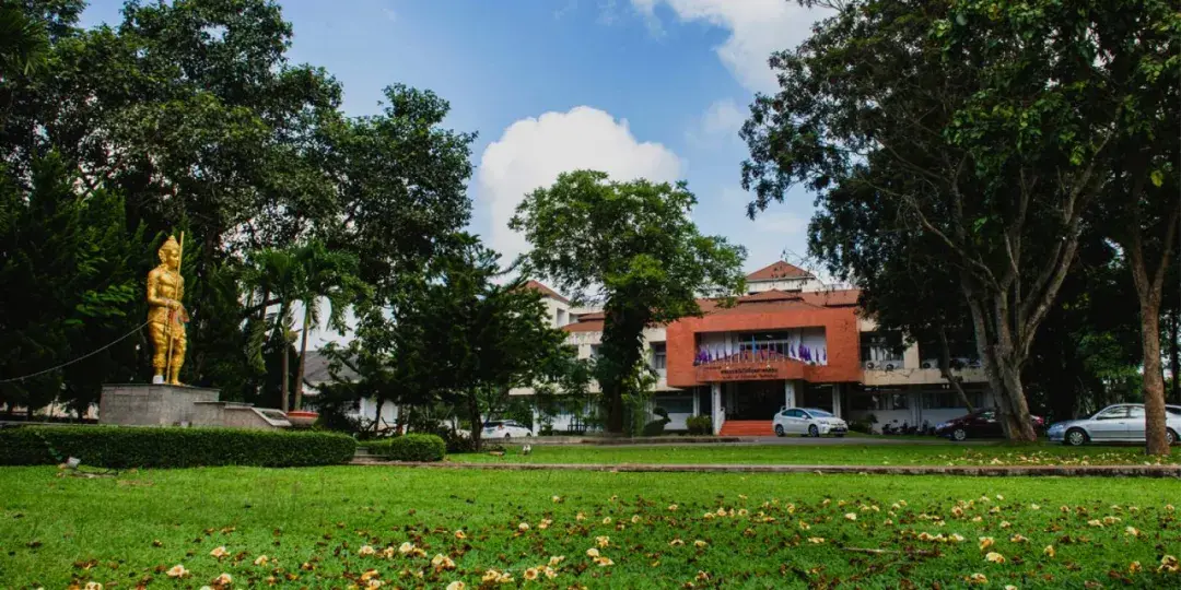 清莱皇家大学风光迷人文化气息浓厚向往的校园生活就在这里